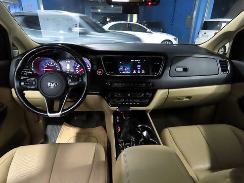 Kia Carnival Gasoline 9-Seater Noblesse Special — пробег 77 750 км — фото 5 из 5