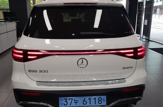 Mercedes-Benz EQB EQB300 4MATIC AMG Line — пробег 23 221 км — фото 4 из 5