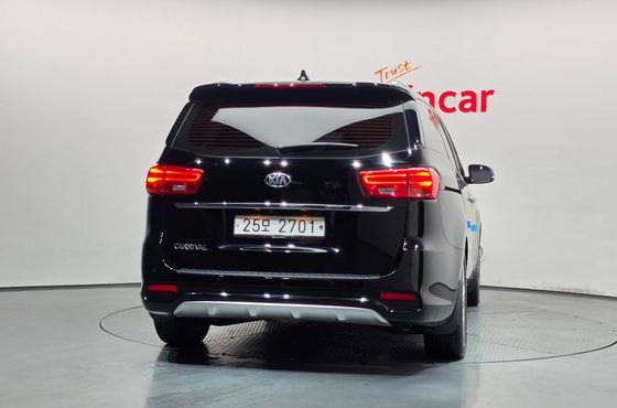 Kia Carnival 9-Seater Noblesse — пробег 84 001 км — фото 4 из 5