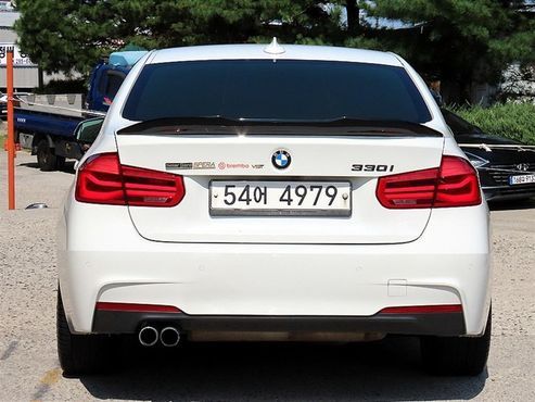 BMW 3-Series 330i M Sport — пробег 164 620 км — фото 4 из 5