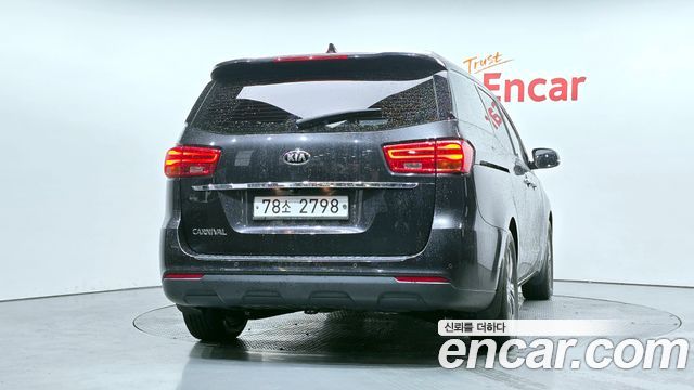 Kia Carnival из Кореи Encar