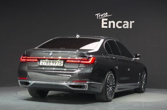 BMW 7-Series 740i Design Pure Excellence — пробег 97 845 км — фото 2 из 5