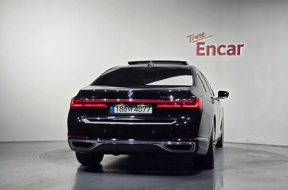 BMW 7-Series 740Li xDrive Design Pure Excellence — пробег 172 157 км — фото 4 из 5