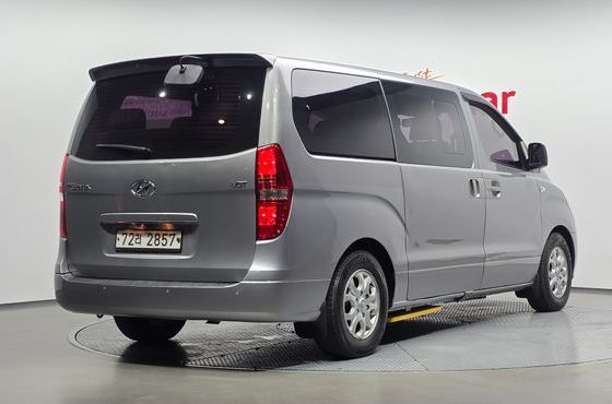 Hyundai Starex 12-Seater Wagon CVX Luxury — пробег 143 179 км — фото 2 из 5