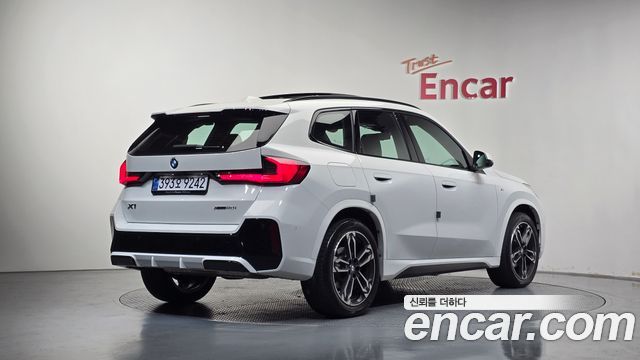 BMW X1 xDrive 20i M Sport — пробег 8 562 км — фото 2 из 5