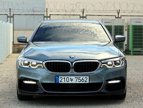 BMW 5-Series 530i xDrive M Sport Package Plus — пробег 73 040 км — фото 1 из 5
