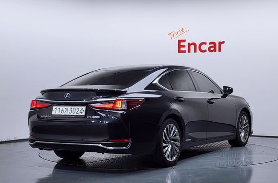 Lexus ES Executive — пробег 61 736 км — фото 2 из 5