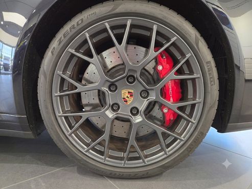 Porsche 911 Carrera 4 GTS — пробег 330 км — фото 5 из 5