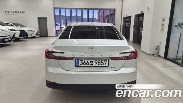 Toyota Camry 2.5 XLE Hybrid — пробег 6 025 км — фото 4 из 5