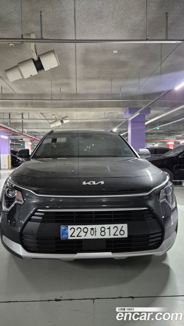 Kia Niro Prestige — пробег 19 200 км — фото 1 из 5