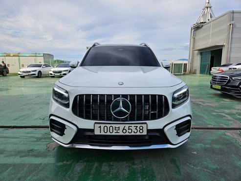 Mercedes-Benz GLB-Class AMG GLB35 4MATIC — пробег 1 111 км — фото 1 из 5