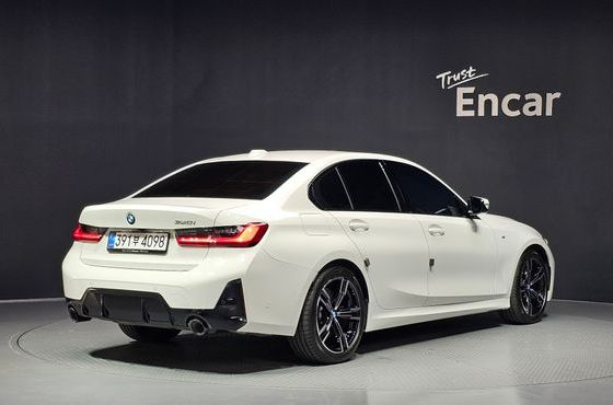 BMW 3-Series 320i M Sport — пробег 12 316 км — фото 2 из 5
