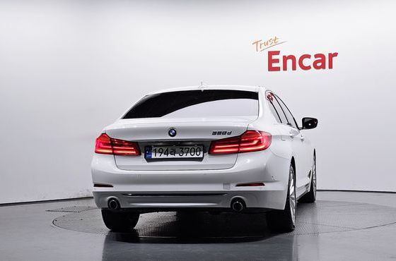 BMW 5-Series 520d Luxury Plus — пробег 173 491 км — фото 4 из 5