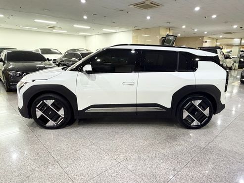 Kia EV3 Long Range 2WD Earth — пробег 6 748 км — фото 3 из 5