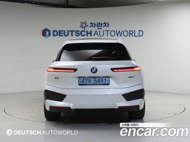 BMW iX xDrive40 First Edition — пробег 22 660 км — фото 4 из 5