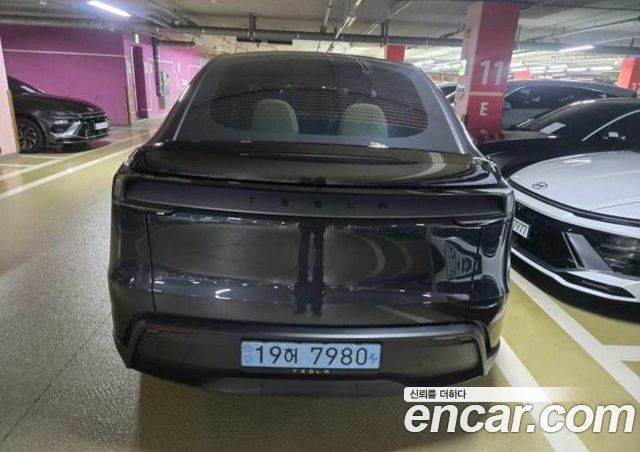 Tesla Model Y L Long Range AWD — пробег 1 км — фото 3 из 5