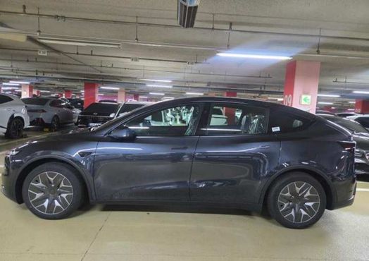 Tesla Model Y L Long Range AWD — пробег 1 км — фото 2 из 5
