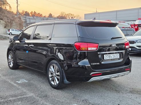 Kia Carnival 9-seater Prestige — пробег 140 000 км — фото 5 из 5