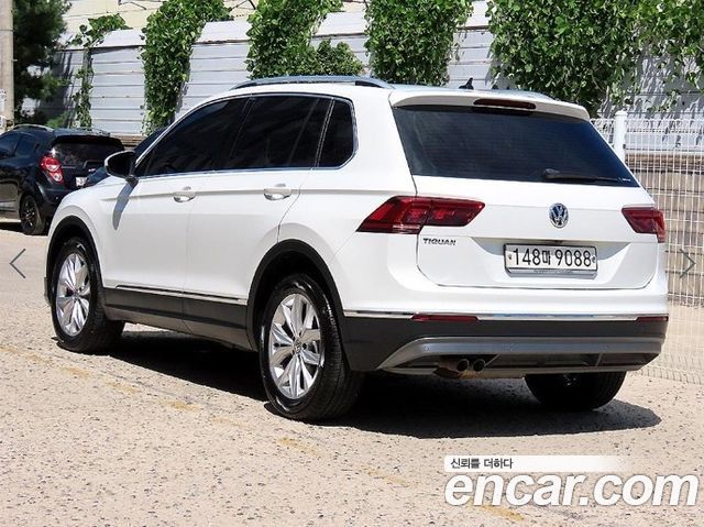 Volkswagen Tiguan 2.0 TDI Premium — пробег 91 712 км — фото 3 из 5