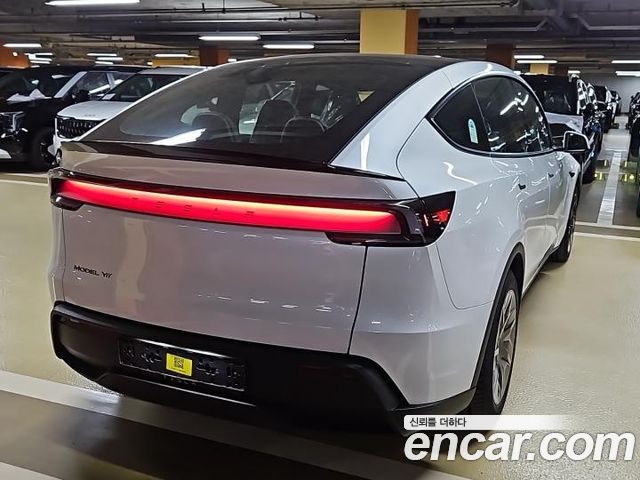 Tesla Model Y L Long Range AWD — пробег 8 км — фото 2 из 5
