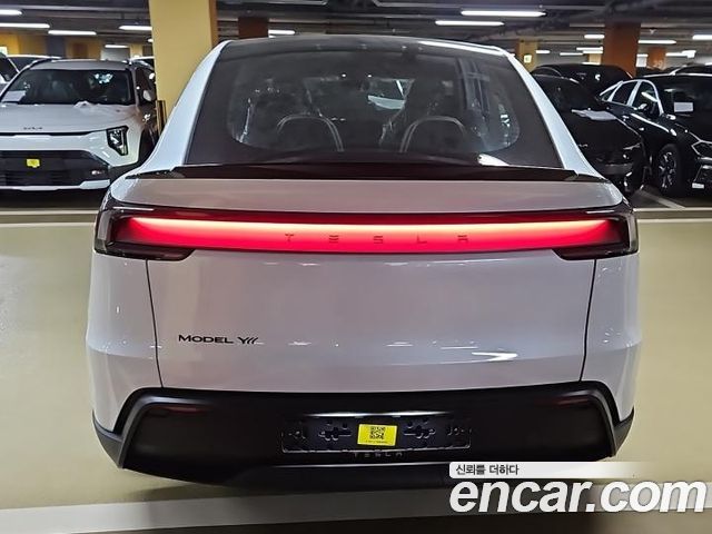 Tesla Model Y L Long Range AWD — пробег 8 км — фото 4 из 5