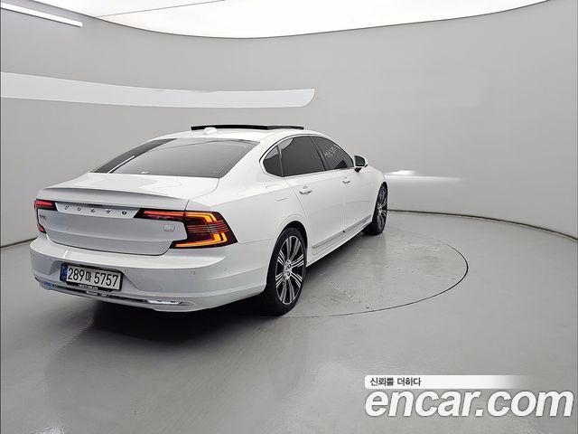 Volvo S90 T8 AWD Ultimate Bright — пробег 124 944 км — фото 2 из 5