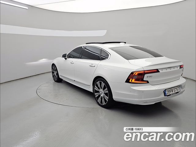 Volvo S90 T8 AWD Ultimate Bright — пробег 124 944 км — фото 4 из 5