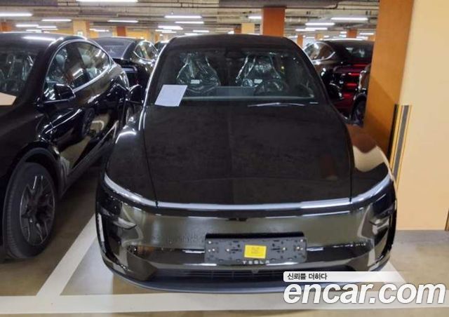Tesla Model Y L Long Range AWD — пробег 1 км — фото 1 из 5