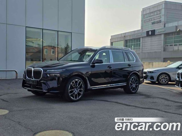 BMW X7 xDrive 40d Design Pure Excellence 6-Seater — пробег 5 000 км — фото 2 из 5