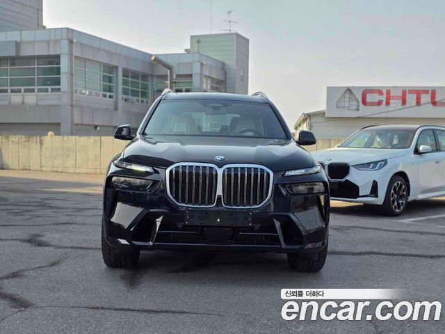BMW X7 xDrive 40d Design Pure Excellence 6-Seater — пробег 5 000 км — фото 3 из 5