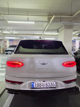 Bentley Bentayga 4.0 V8 — пробег 11 000 км — фото 2 из 5