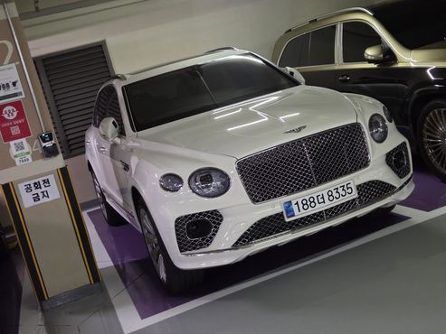 Bentley Bentayga 4.0 V8 — пробег 11 000 км — фото 4 из 5