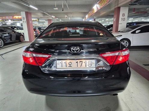 Toyota Camry 2.5 XLE — пробег 81 624 км — фото 3 из 5