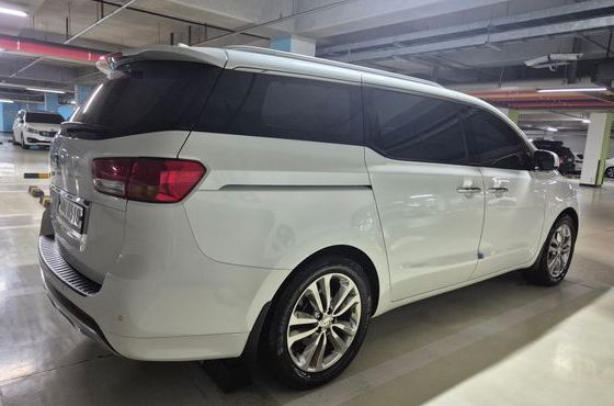 Kia Carnival 9-seater Noblesse — пробег 76 000 км — фото 4 из 5