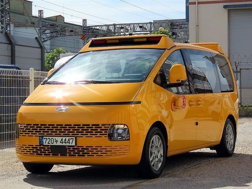 Hyundai Staria L3.5 Kinder Safety Car 15-Seater — пробег 14 532 км — фото 2 из 5
