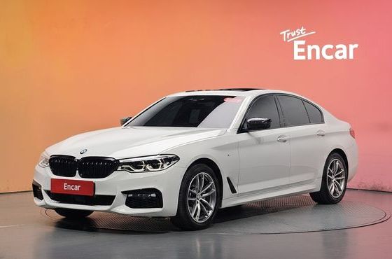BMW 5-Series 520d xDrive M Sport Package Plus — пробег 72 699 км — фото 1 из 5