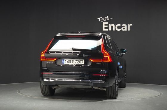 Volvo XC60 B5 Ultimate Bright — пробег 47 414 км — фото 4 из 5