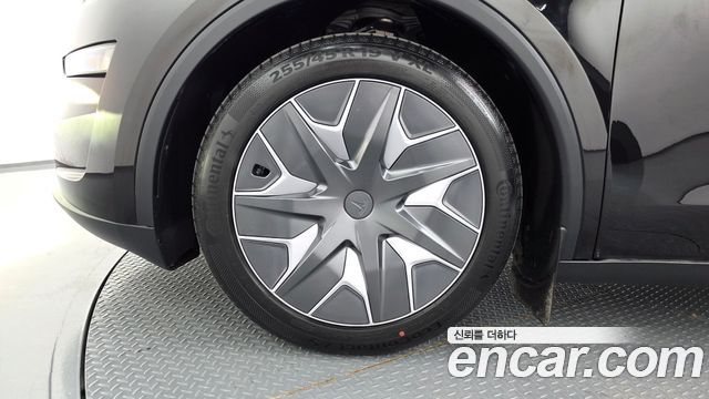 Tesla Model Y L Long Range AWD — пробег 8 684 км — фото 5 из 5