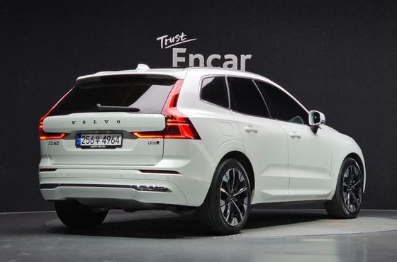Volvo XC60 B5 Ultra Bright Air Sus — пробег 10 603 км — фото 2 из 5