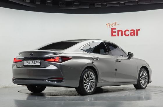 Lexus ES Luxury Plus — пробег 73 597 км — фото 2 из 5