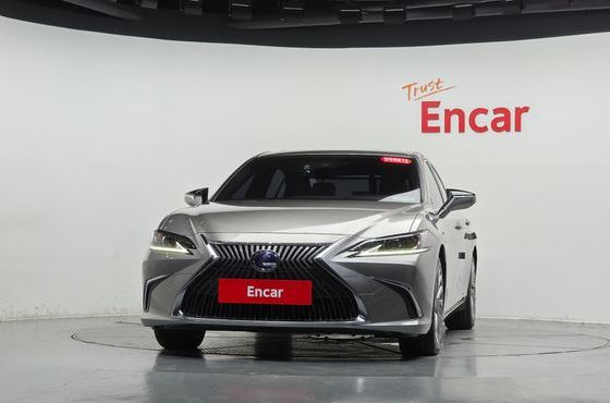 Lexus ES Luxury Plus — пробег 73 597 км — фото 3 из 5