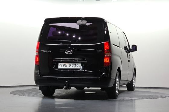 Hyundai Starex 12-Seater Wagon CVX Luxury — пробег 201 596 км — фото 4 из 5