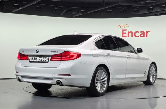 BMW 5-Series 520d Luxury Special Edition — пробег 124 021 км — фото 2 из 5