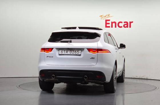 Jaguar F-PACE 35t R-Sport — пробег 70 863 км — фото 4 из 5