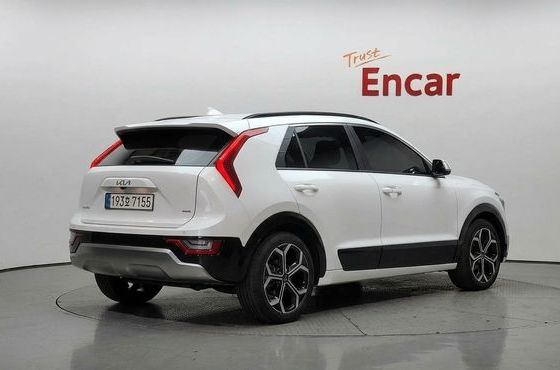 Kia Niro Prestige — пробег 99 876 км — фото 2 из 5