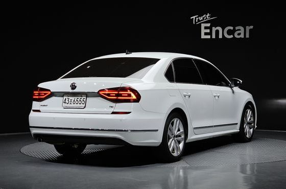 Volkswagen Passat 2.0 TSI B7 — пробег 49 102 км — фото 2 из 5