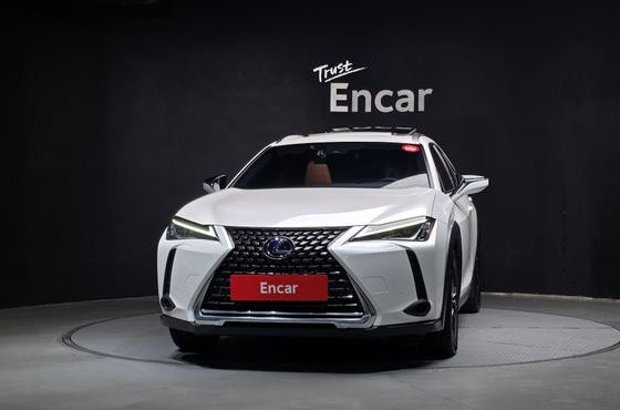Lexus UX 2.0 2WD — пробег 73 602 км — фото 3 из 5