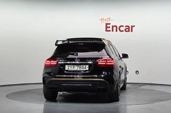 Mercedes-Benz GLA-Class GLA45 AMG 4MATIC 50th Edition — пробег 30 138 км — фото 4 из 5