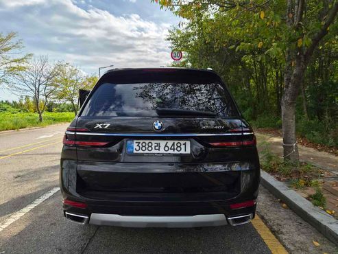 BMW X7 xDrive 40i Design Pure Excellence 6-Seater — пробег 18 000 км — фото 3 из 5