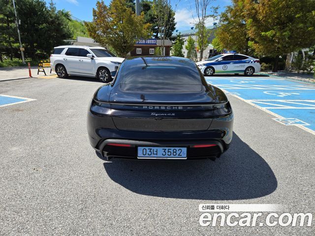 Porsche Taycan 4S — пробег 23 500 км — фото 4 из 5